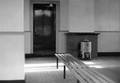 153684, Interieur van het N.S.-station Franeker te Franeker: wachtkamer., Nederlandse Spoorwegen, fotograaf