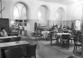 153731, Interieur van het N.S.-station Utrecht C.S. te Utrecht: wachtkamer met restauratie 2e klasse., Hessels, L. (Nederlandse Spoorwegen), fotograaf