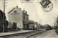 SAINT-JULIEN du SAULT (Yonne) - La gare et le train.
