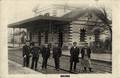 BIEVRE - La Gare et le Personnel.