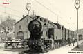SEVERAC le CHATEAU (Aveyron) - Train mixte pour Rodez tracté par la machine 141 TA 366, en gare.