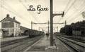 ARTENAY (Loiret) - Vue intérieure de la Gare - Passage d'un train.