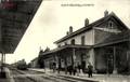 SAINT-HILAIRE au TEMPLE (Marne) - La Gare - Arrivée d'un train.