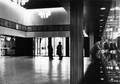 155110, Interieur van het N.S.-station Groningen te Groningen: hal met loketbalie., Nederlandse Spoorwegen, fotograaf