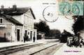 SUIPPES (Marne) - La gare, arrivée d'un train.