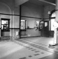 166170, Interieur van het N.S.-station Steenwijk te Steenwijk: hal., Nederlandse Spoorwegen, fotograaf