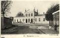 BEAUGENCY (Loiret) - La cour de la Gare - Editeur : B.F. à Paris n°26.