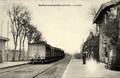 SAINT-PIERRE d'AURILLAC (Gironde) - Un train quitte la gare.