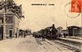 MORANNES (Maine et Loire) - La gare et le train.