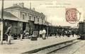 151 - AVALLON (Yonne) - La Gare (intérieur) - Le Train de Paris en gare.