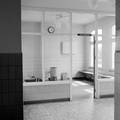 153700, Interieur van het N.S.-station Horst-Sevenum te Hegelsom: wachtkamer., Nederlandse Spoorwegen, fotograaf