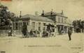 97 - ARGENTEUIL (S.-et-O.) - La gare et l'autobus - Editeur : B.F. à Paris.