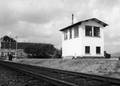 154717, Afbeelding van het seinhuis bij het N.S.-station Kesteren-Rhenen te Kesteren., Nederlandse Spoorwegen, fotograaf