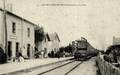 3 - LES MOUTIERS en RETZ (Loire-Inférieure) - Un train quitte la gare.