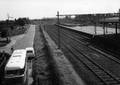 153092, Gezicht op de sporen en het perron van het N.S.-station Geldermalsen te Geldermalsen., Nederlandse Spoorwegen, fotograaf