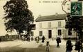 38 - ETRECHY (S.-et-O.) - La place de la gare - Editeur : V.Croizno.