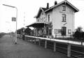 150204, Gezicht op het N.S.-station Buitenpost te Buitenpost., Nederlandse Spoorwegen, fotograaf