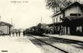 VILLARS les DOMBES (Ain) - La gare - Arrivée d'un train en gare de Villars-Chalamont.