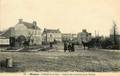 17 - BROONS (Côtes-du-Nord) - L'Hôtel de la Gare - Départ des Courriers pour Broons.
