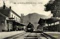 2055 - LA ROCHE sur FORON (Haute-Savoie) - La Gare et le Train.