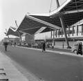 150723, Gezicht op een gedeelte van de voorgevel van het N.S.-station Tilburg te Tilburg., Nederlandse Spoorwegen, fotograaf
