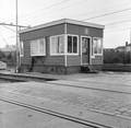 154751, Gezicht op het seinhuis (Post I) bij het N.S.-station Zutphen te Zutphen., Nederlandse Spoorwegen, fotograaf