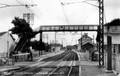 CHALAIS (Charente) - La Passerelle et la Gare vers 1955 - Editeur : Combier à Macon n°6972.