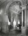 168548, Interieur van het N.S.-station Den Haag H.S. te Den Haag: wachtkamer in het Koninklijk paviljoen (Koninklijke wachtkamer)., Hartemink, P., fotograaf