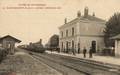 LA BAZOCHE-GOUET (E. et L.) - La gare, arrivée d'un train.