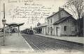 VARENNES sur ALLIER - Vue intérieure de la gare - Arrivée d'un train.