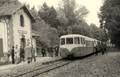 LES QUATRE ROUES (Loir et Cher, commune de Pruniers) - La gare et l'autorail.