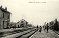 CERCOTTES (Loiret) - La gare et le train.