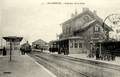 BOURBOURG (Nord) - Intérieur de la Gare et arrivée du Train - Numéro 42.