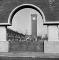 150568, Gezicht door een toog op een gedeelte van het N.S.-station Nijmegen te Nijmegen., Nederlandse Spoorwegen, fotograaf