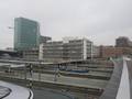 833374, Gezicht op enkele perrons van het Centraal Station (Utrecht Centraal), vanaf de op 16 december 2016 geopende Moreelsebrug voor voetgangers en fietsers tussen de Rabostraat en het Moreelsepark te Utrecht., Goosen, D.C., fotograaf