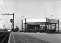 150732, Gezicht op de overweg en het N.S.-station Utrecht Overvecht te Utrecht., Nederlandse Spoorwegen, fotograaf