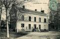 ARNAGE (Sarthe) - La cour de la gare - Editeur : R.Maire, photographe.