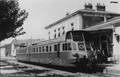 LE PUY-EN-VELAY (Haute-Loire) - L'Intérieur de la Gare avec un autorail vers 1950.