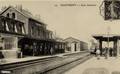19 - HAUTMONT (Nord) - Gare intérieure - Arrivée d'un train - Editeur : ELD.