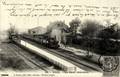 16 - POIX (Somme) - La gare intérieure et le train - Editeur : L. Caron.