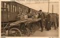 1 - LOURDES (H.P.) - Une équipe de brancardiers sur le quai de la gare - Editeur : J.B. Courtin, abbé.