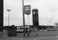 154553, Gezicht op het N.S.-station Nijmegen te Nijmegen met op de voorgrond het Stationsplein met enkele streekbussen., Nederlandse Spoorwegen, fotograaf