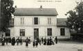 ETRECHY (Seine et Oise) - La cour de la gare - Editeur : J.Croizno.