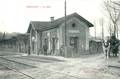 XEUILLEY (Meurthe et Moselle) - La gare et le passage à niveau.