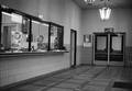 152412, Interieur van het N.S.-station Delfzijl te Delfzijl: hal en loketten., Nederlandse Spoorwegen, fotograaf