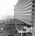 166216, Gezicht op het in aanbouw zijnde nieuwe N.S.-station Den Haag C.S. te Den Haag., Nederlandse Spoorwegen, fotograaf