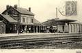 MERU (Oise) - La gare et la halle - Editeur : Ch.Bezançon n°3.