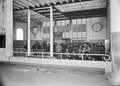 152392, Interieur van het N.S.-station Arnhem te Arnhem: geïmproviseerde hal in het tijdens de oorlog zwaar beschadigde gebouw., Nederlandse Spoorwegen, fotograaf
