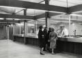 168520, Interieur van het N.S.-station Beverwijk te Beverwijk: hal, met loketten., Nederlandse Spoorwegen, fotograaf