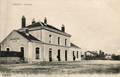 SAUJON (Charente-Inférieure) - La cour de la gare.